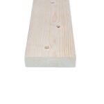 Nelikant hooveldatud laud