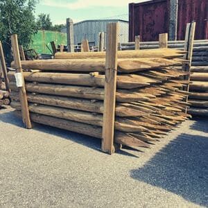 Immutatud puitpostid